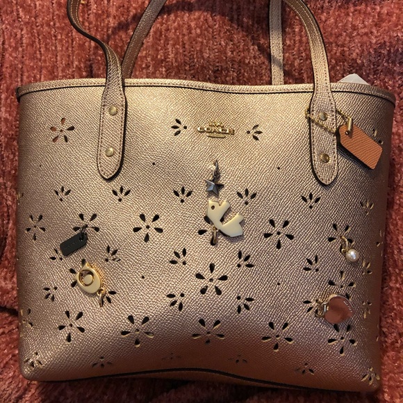 Coach Handbags - Coach mini tote bag 💋